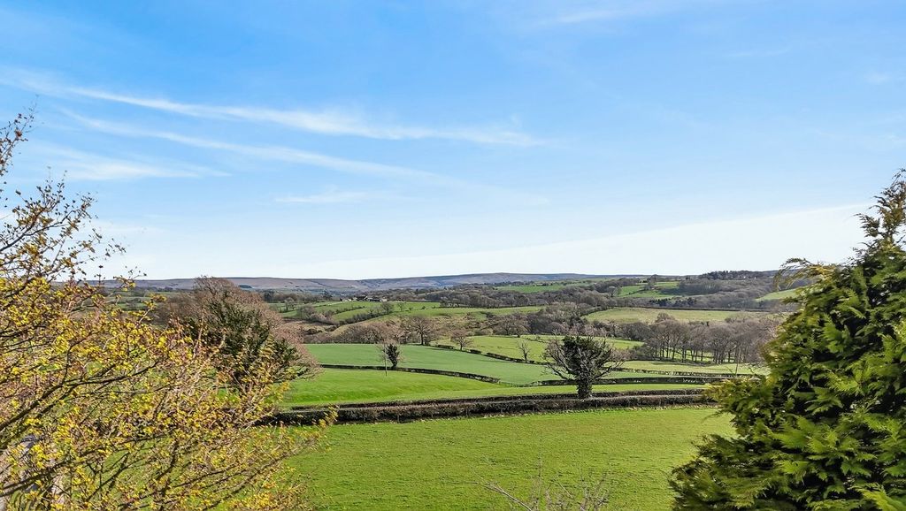 Property photo 2 of 36