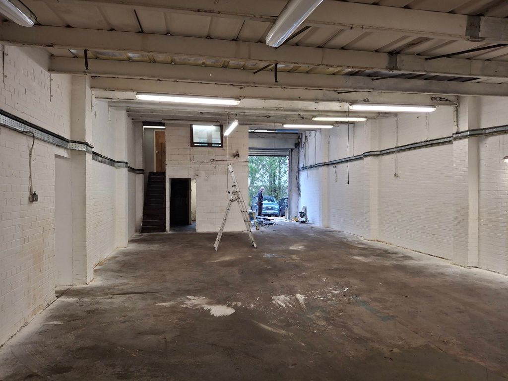 Property photo 3 of 7 Photo 6