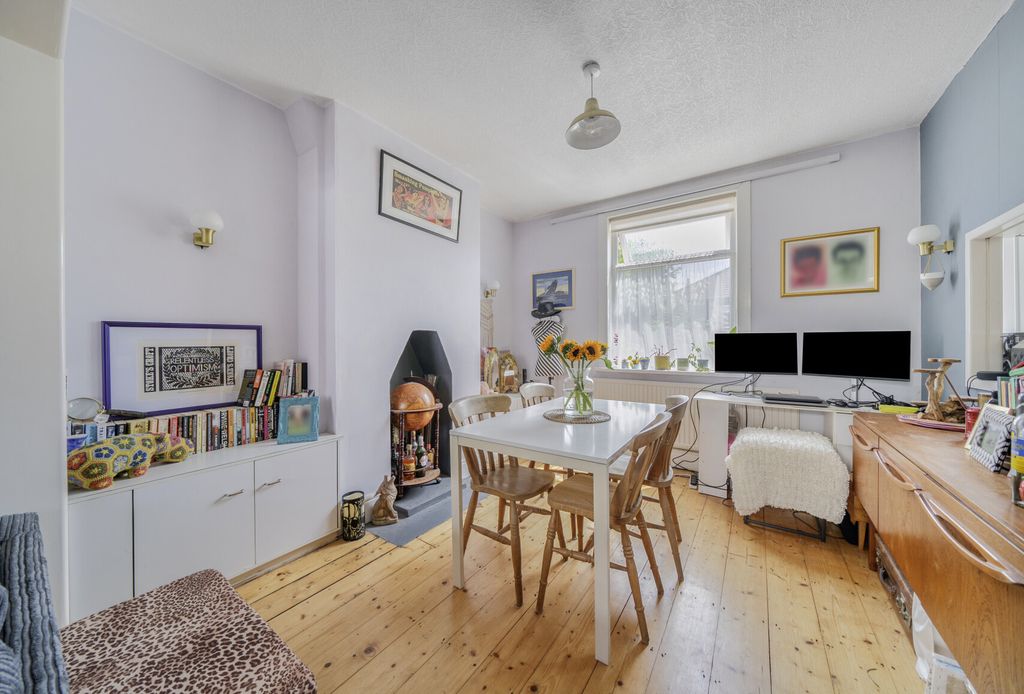 Property photo 1 of 20 1313517-5-68555c9...