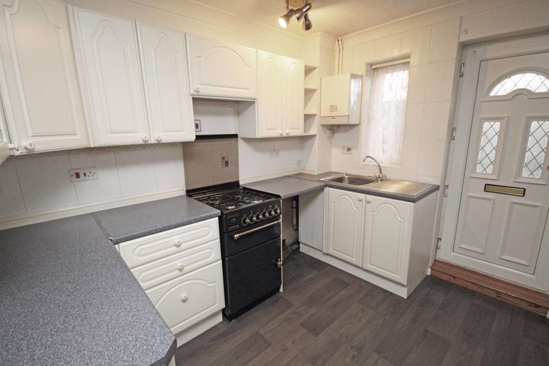 Property photo 3 of 6 Kitchen