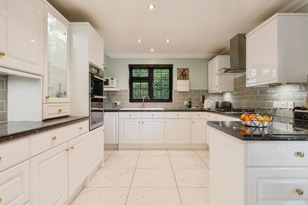 Property photo 3 of 21 Pbox-Img.Jpg