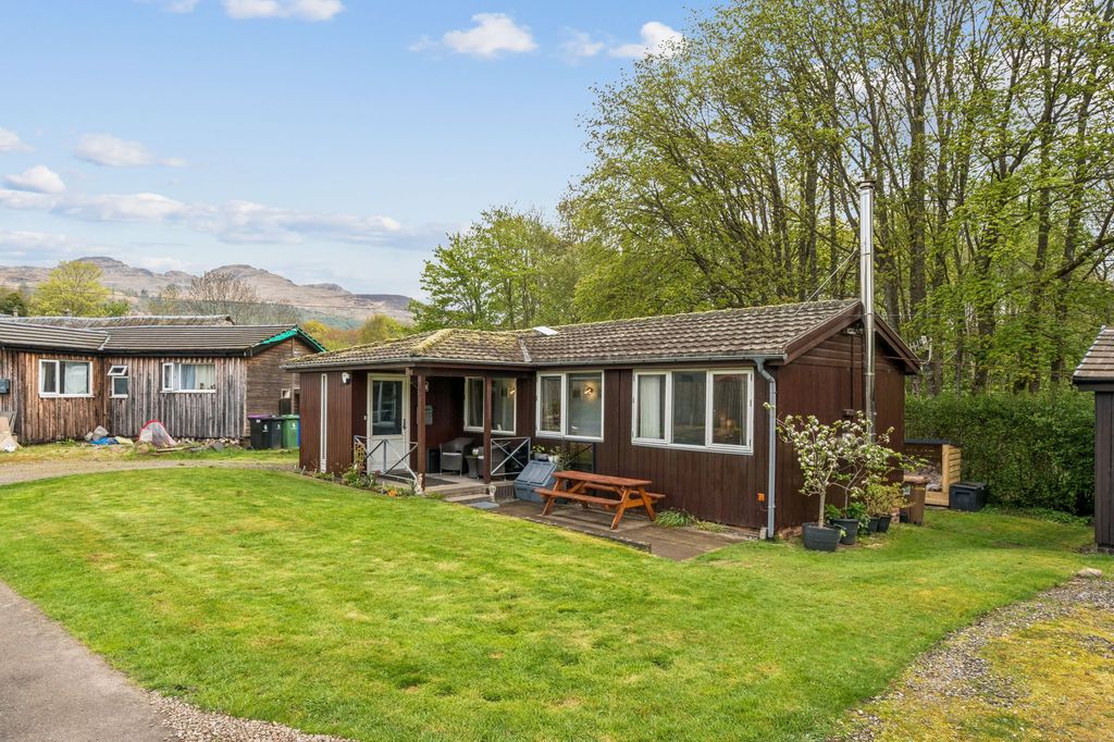Property photo 1 of 16 External