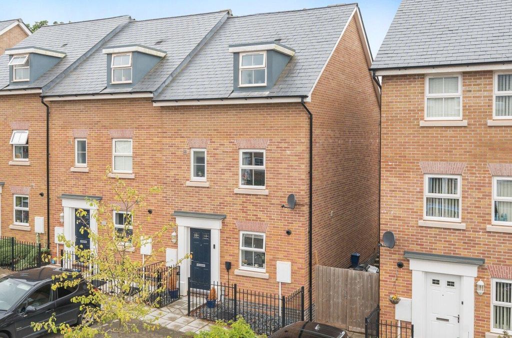 Property photo 1 of 14 Tiverton Seddons