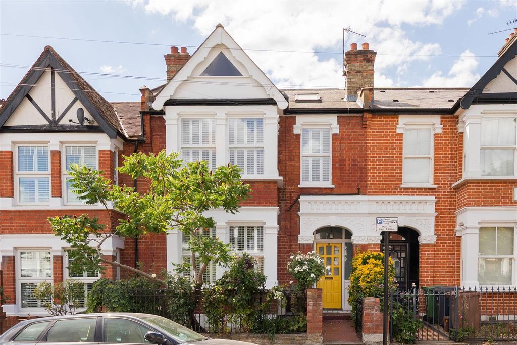 Property photo 1 of 43 Preston Avenue, E4