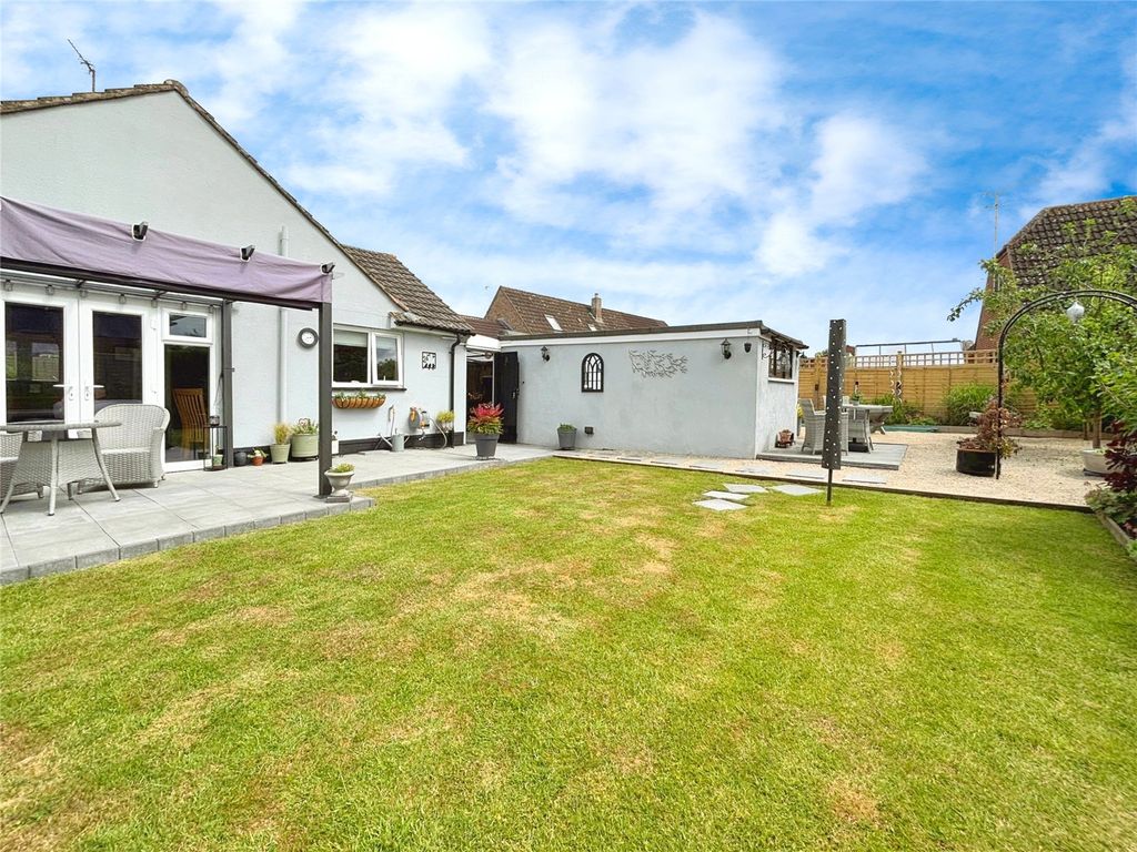 Property photo 2 of 23 Picture No. 21