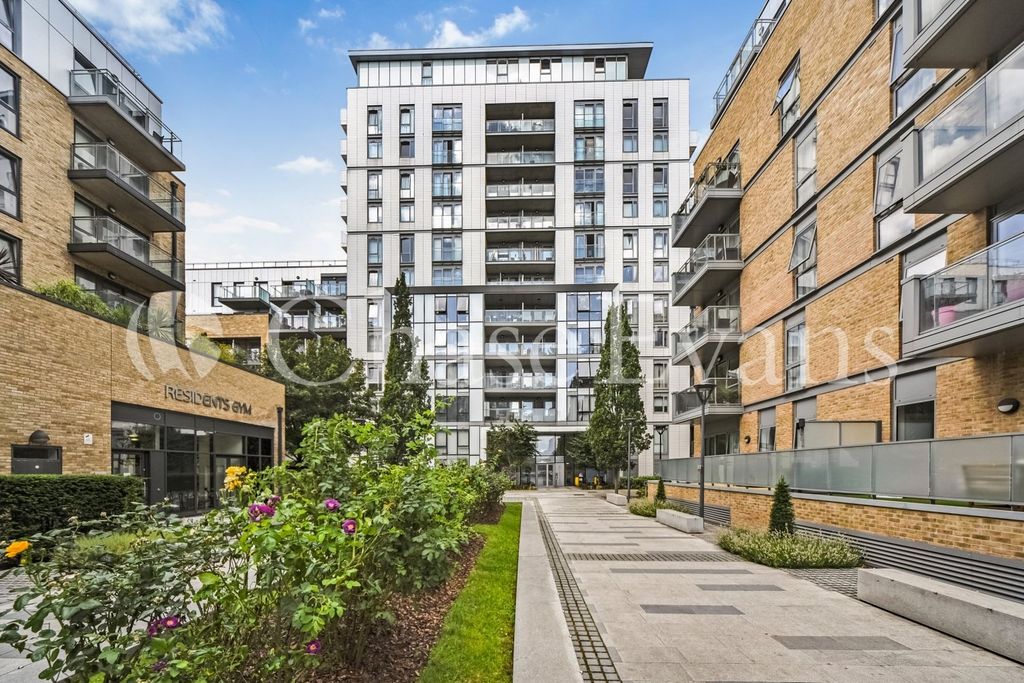 Property photo 1 of 9 Exterior