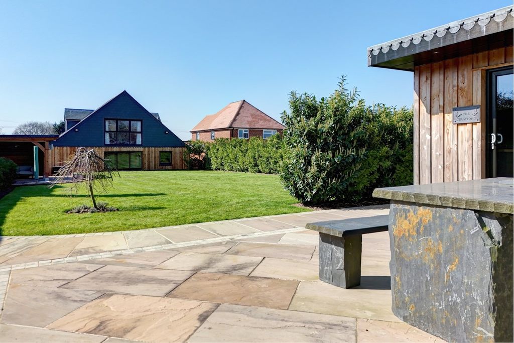 Property photo 1 of 64