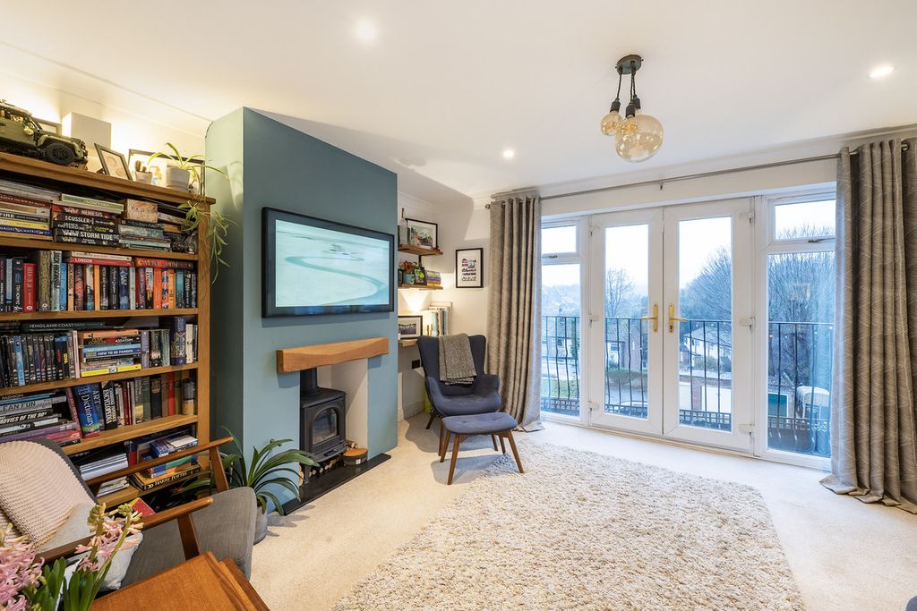 Property photo 2 of 22