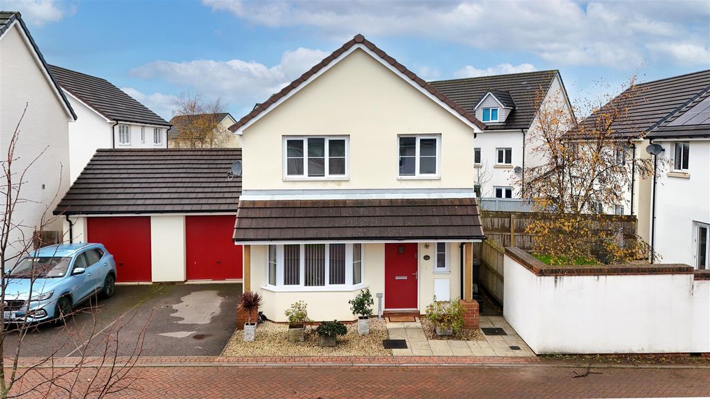 Property photo 1 of 20 Front 1.Jpg