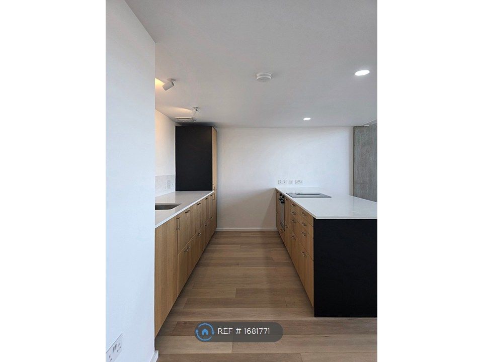 Property photo 3 of 24 Kitchen