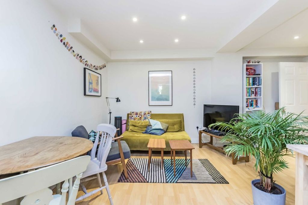 Property photo 2 of 5