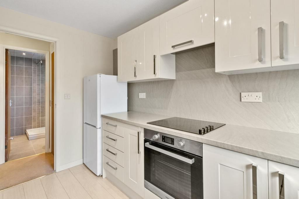 Property photo 3 of 27