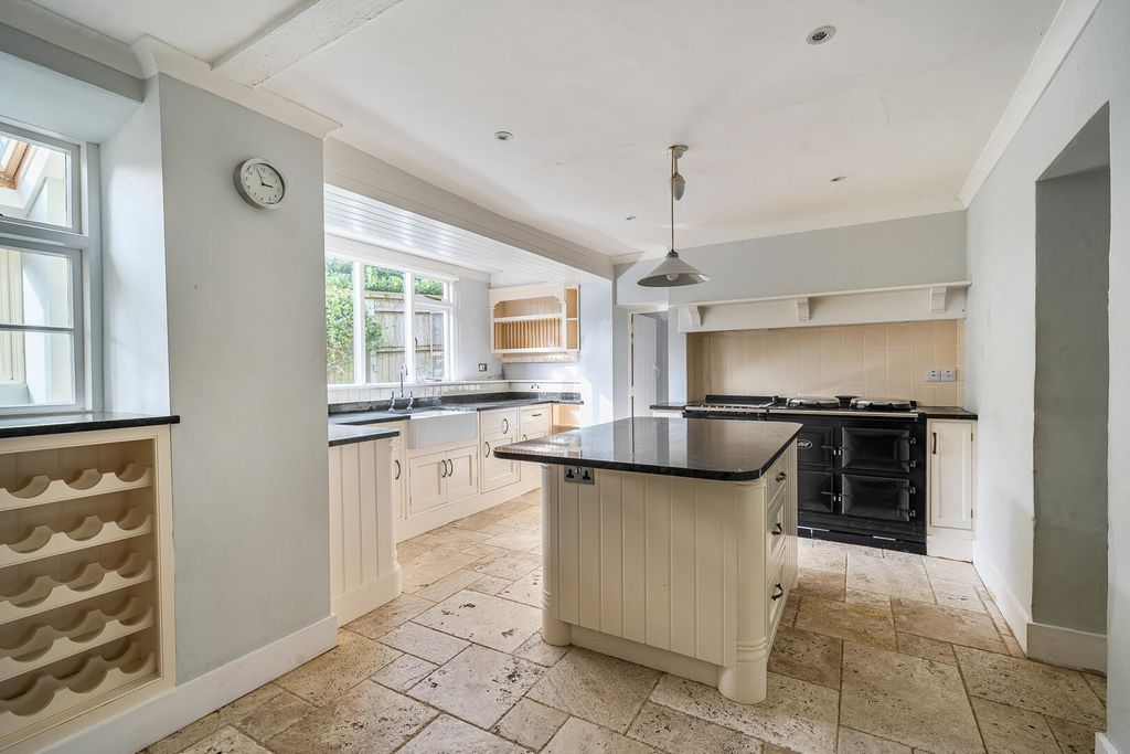 Property photo 2 of 34 Kitchen