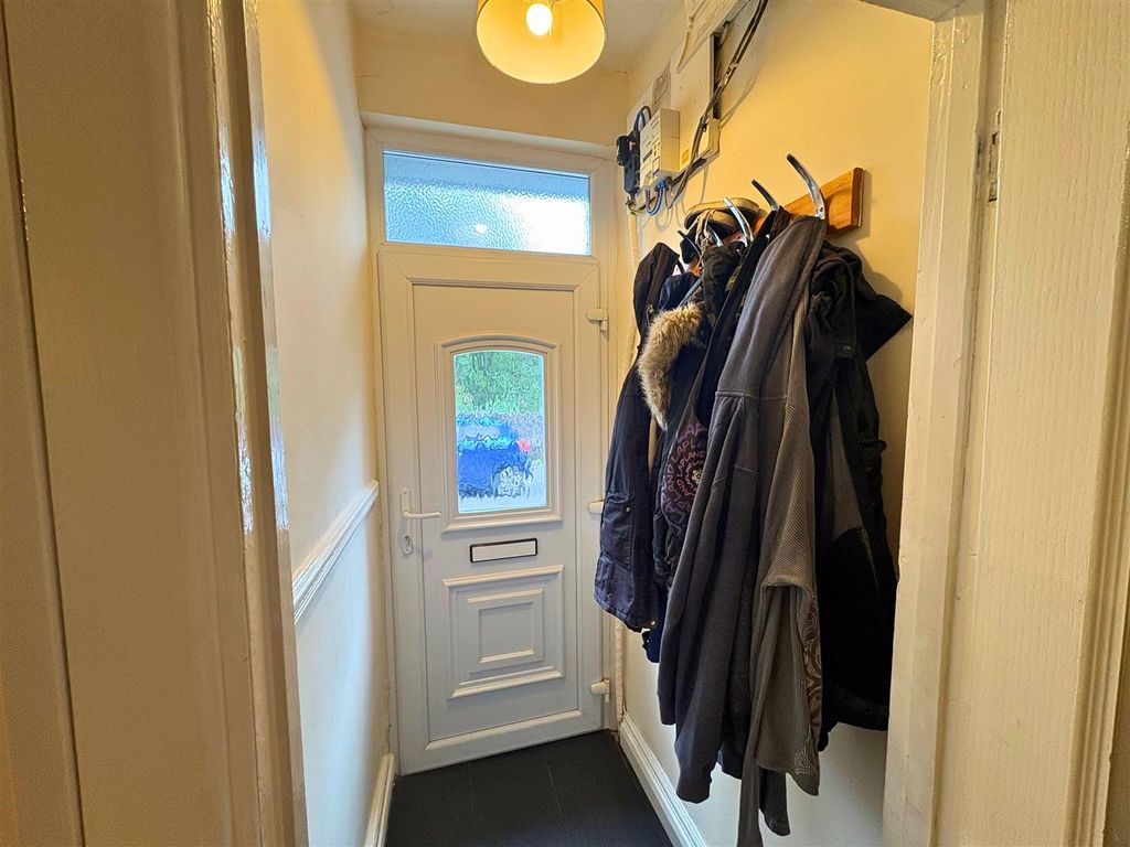 Property photo 2 of 27 Entrance Porch