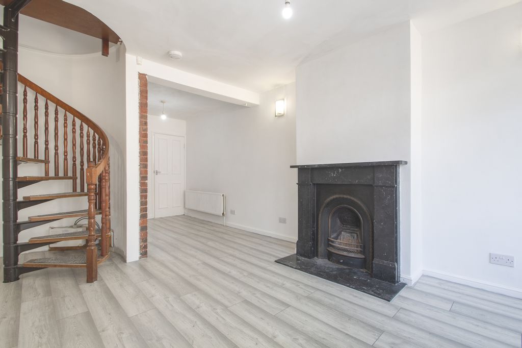 Property photo 2 of 10 Gallery