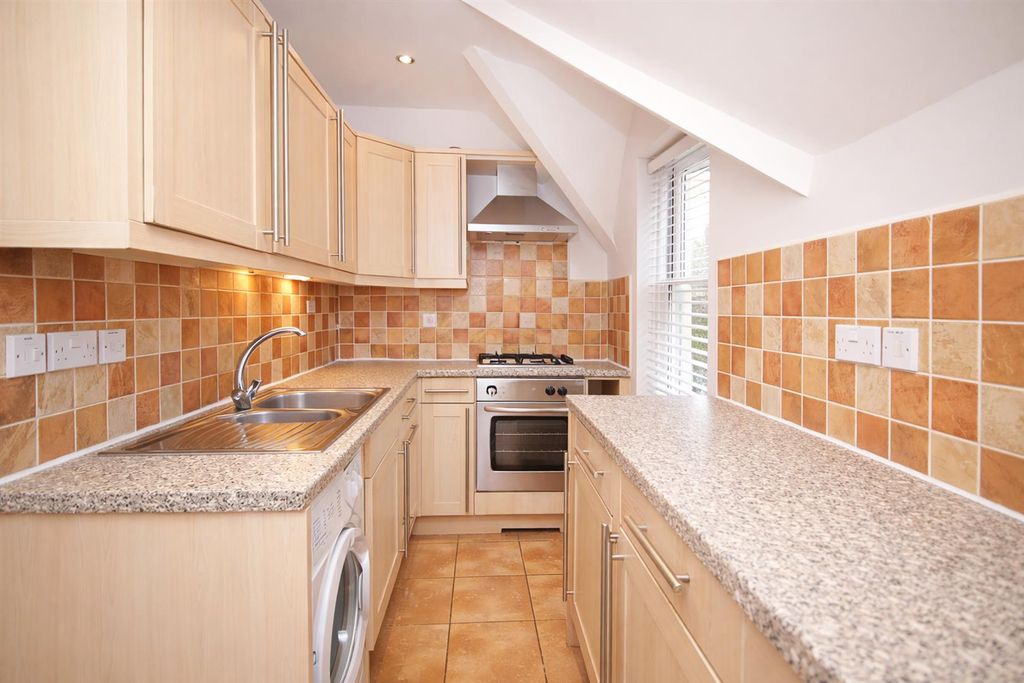 Property photo 2 of 6 Kitchen