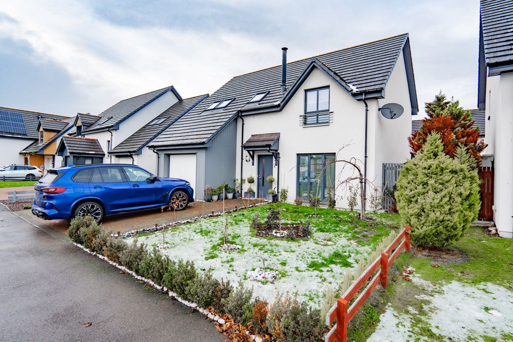 Property photo 1 of 35