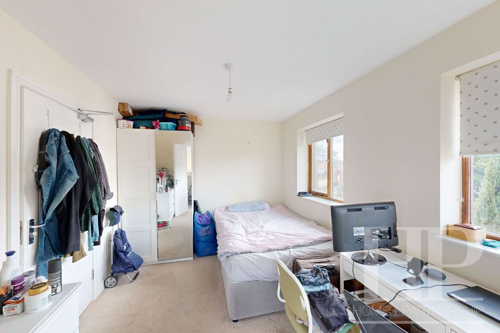 Property photo 1 of 5