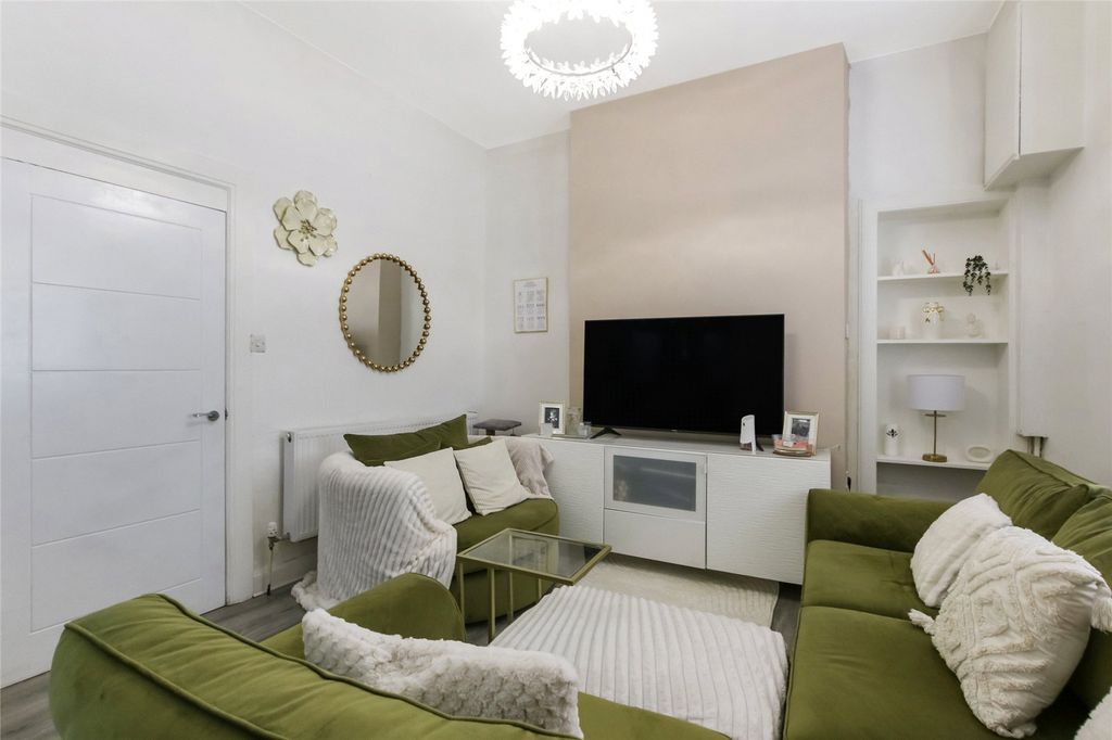 Property photo 2 of 22 Picture No. 08