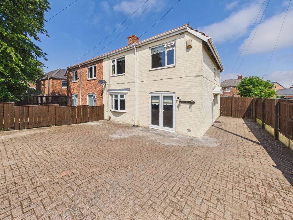 Property photo 1 of 16 External