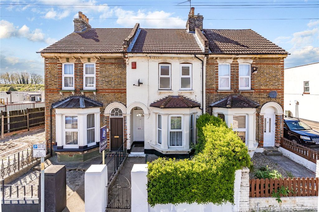 Property photo 1 of 25 Front