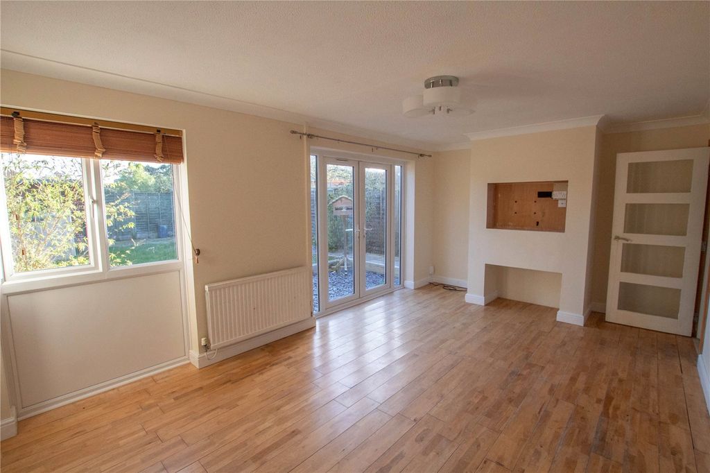 Property photo 3 of 16 Living Room