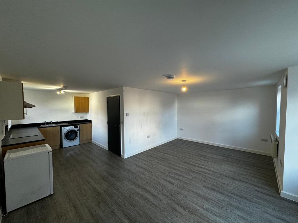 Property photo 1 of 5 Studio Main