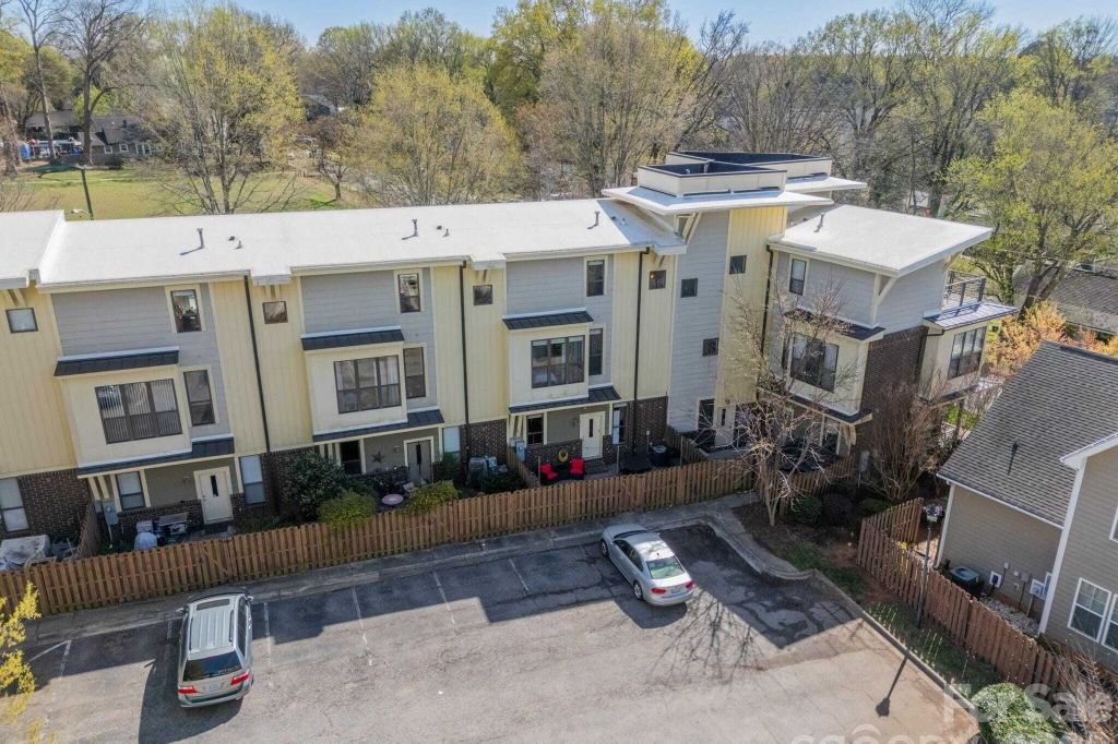 Property photo 2 of 3 <Alttext/>