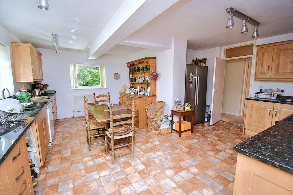 Property photo 3 of 22