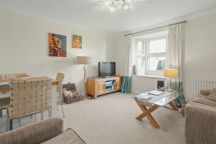 Property photo 2 of 10 321012