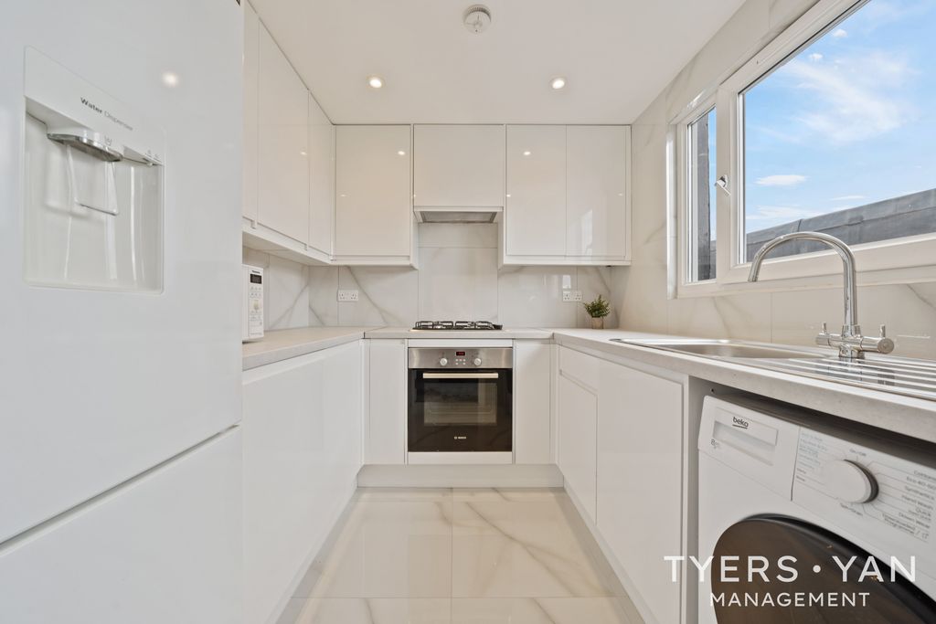 Property photo 2 of 12 Kitchen