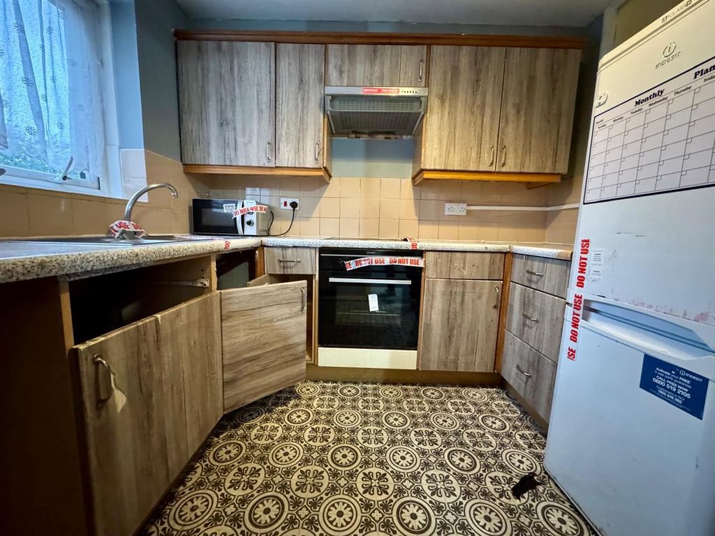 Property photo 3 of 6 03