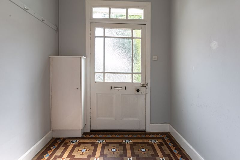 Property photo 2 of 30 Vestibule