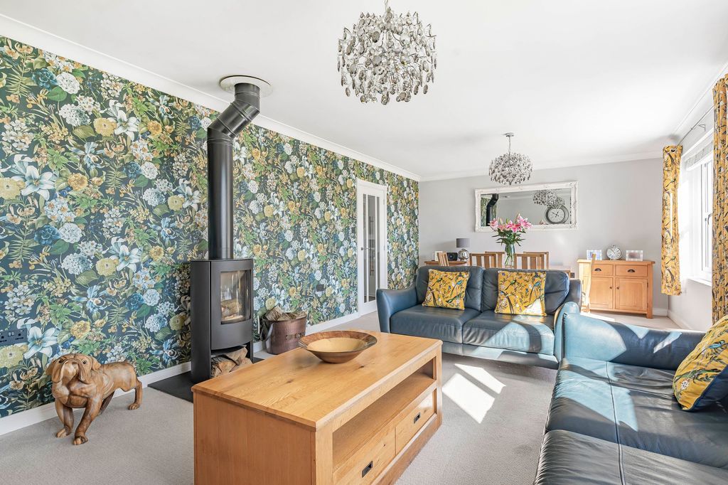 Property photo 2 of 22