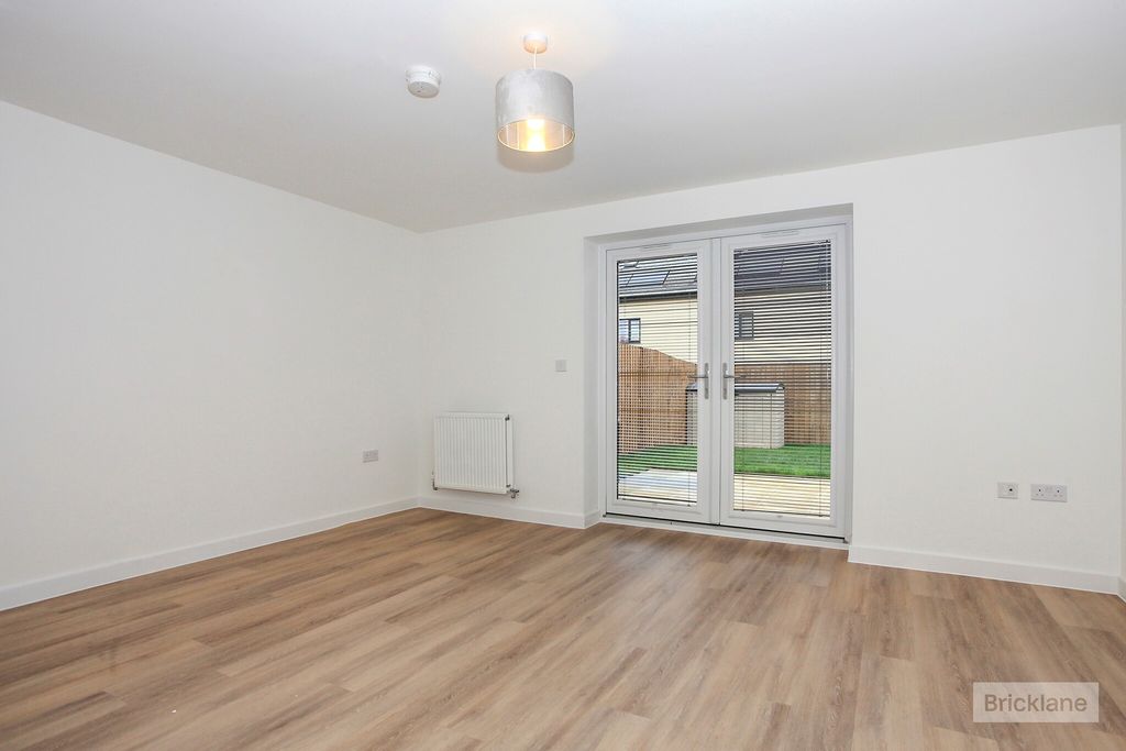 Property photo 3 of 8