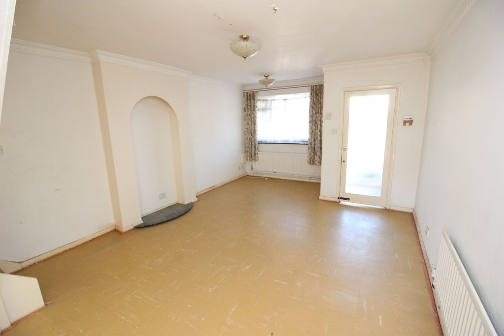 Property photo 2 of 8