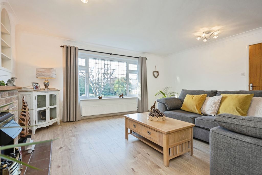 Property photo 3 of 15