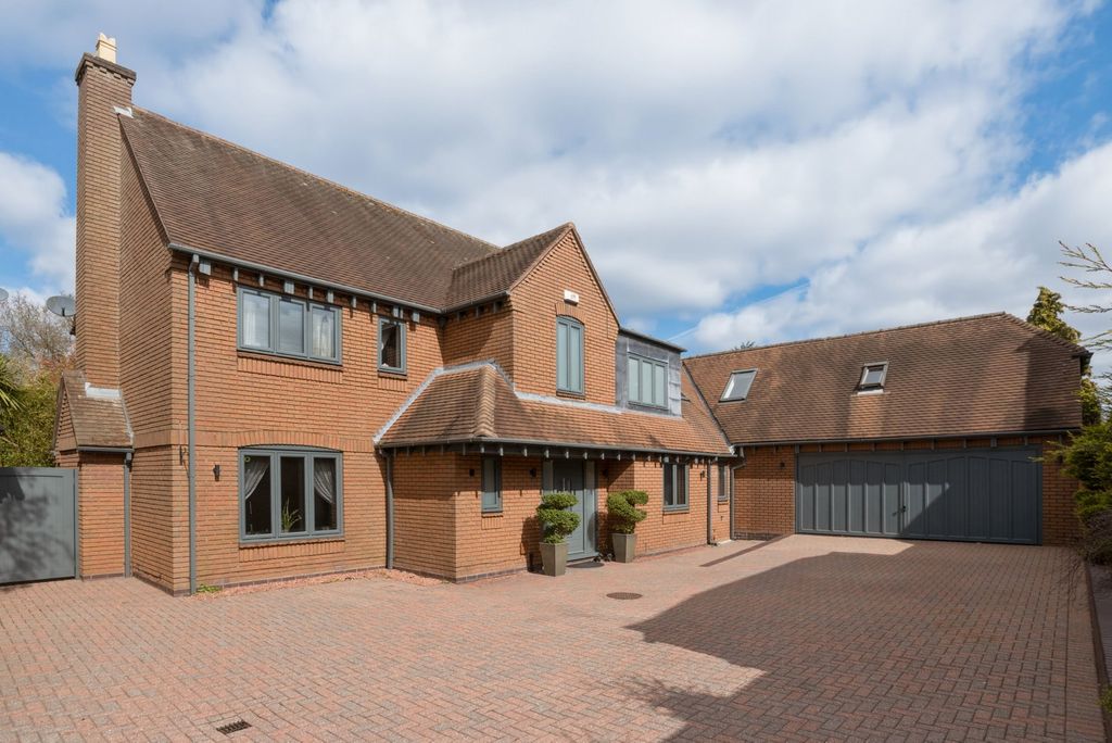 Property photo 1 of 36