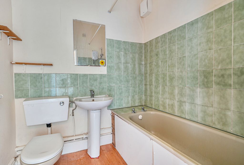 Property photo 3 of 15 Bathroom