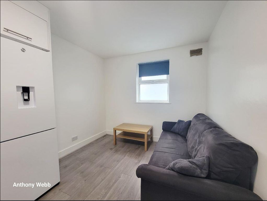 Property photo 3 of 9 Living Area