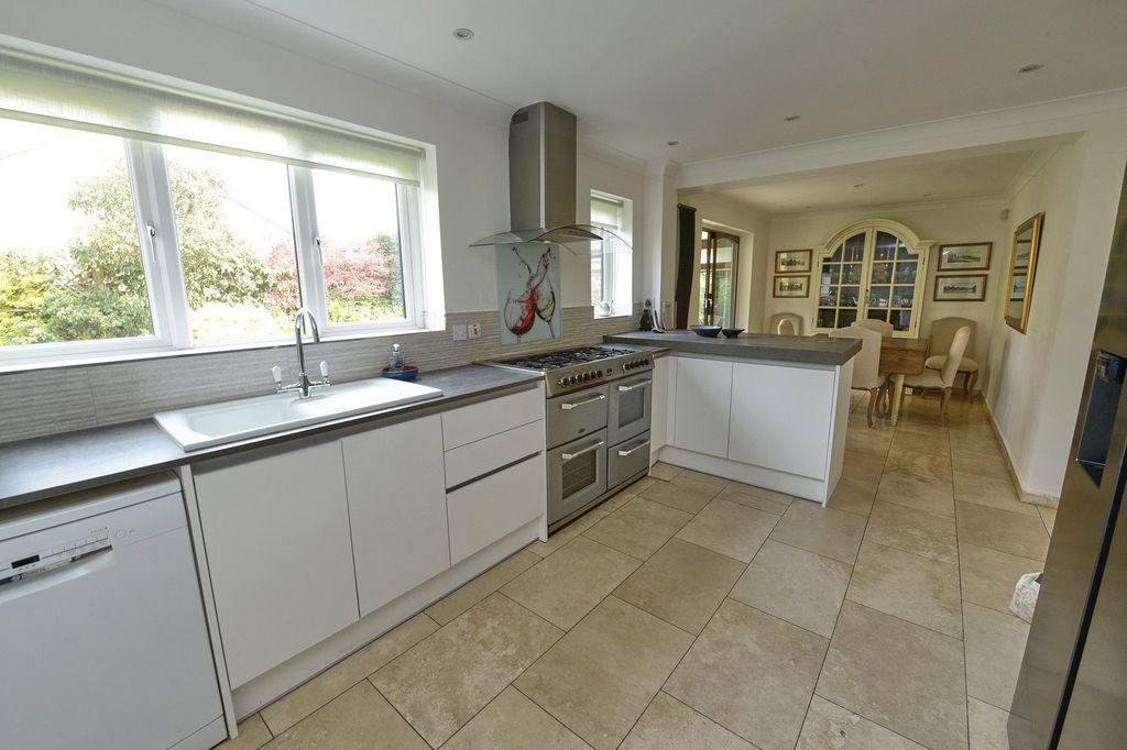 Property photo 3 of 21