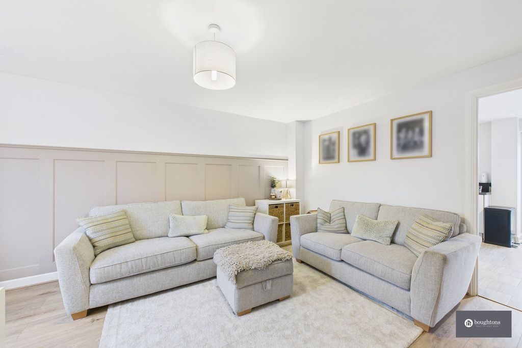 Property photo 3 of 26