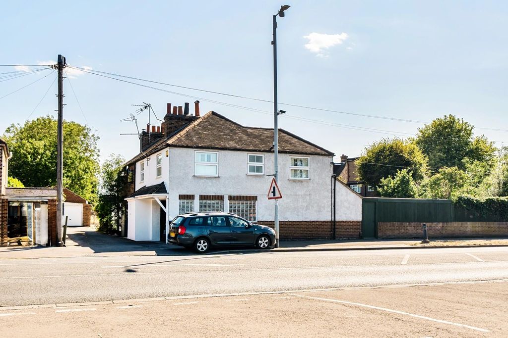 Property photo 1 of 27