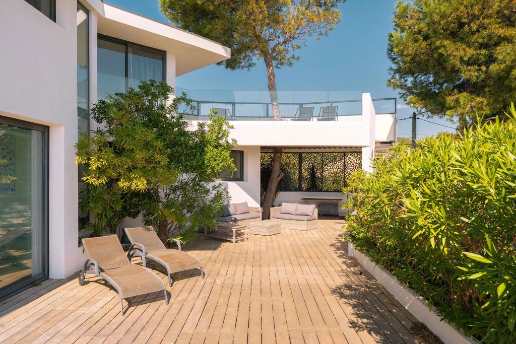 Property photo 3 of 22