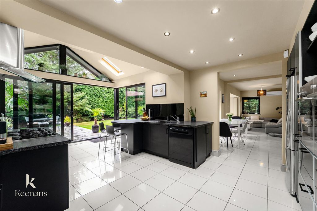 Property photo 3 of 71