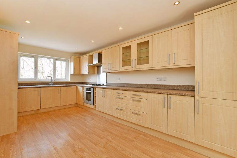 Property photo 3 of 27 Dining Kitchen