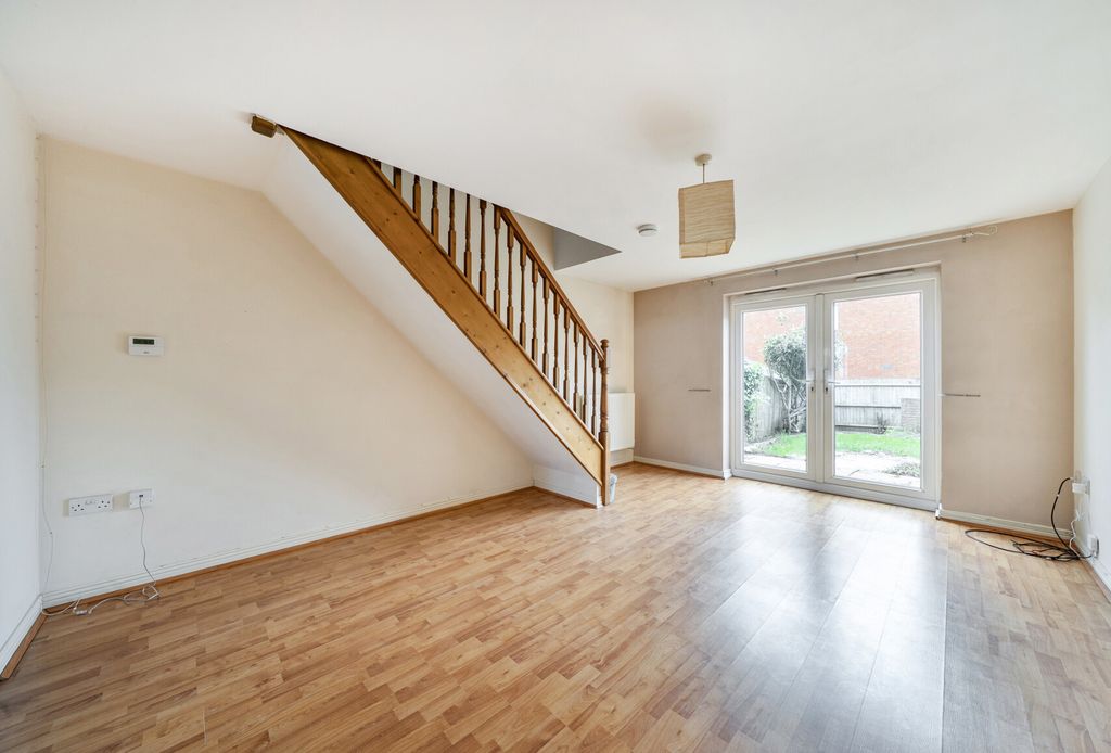 Property photo 3 of 10 1458504-9-6A02399...