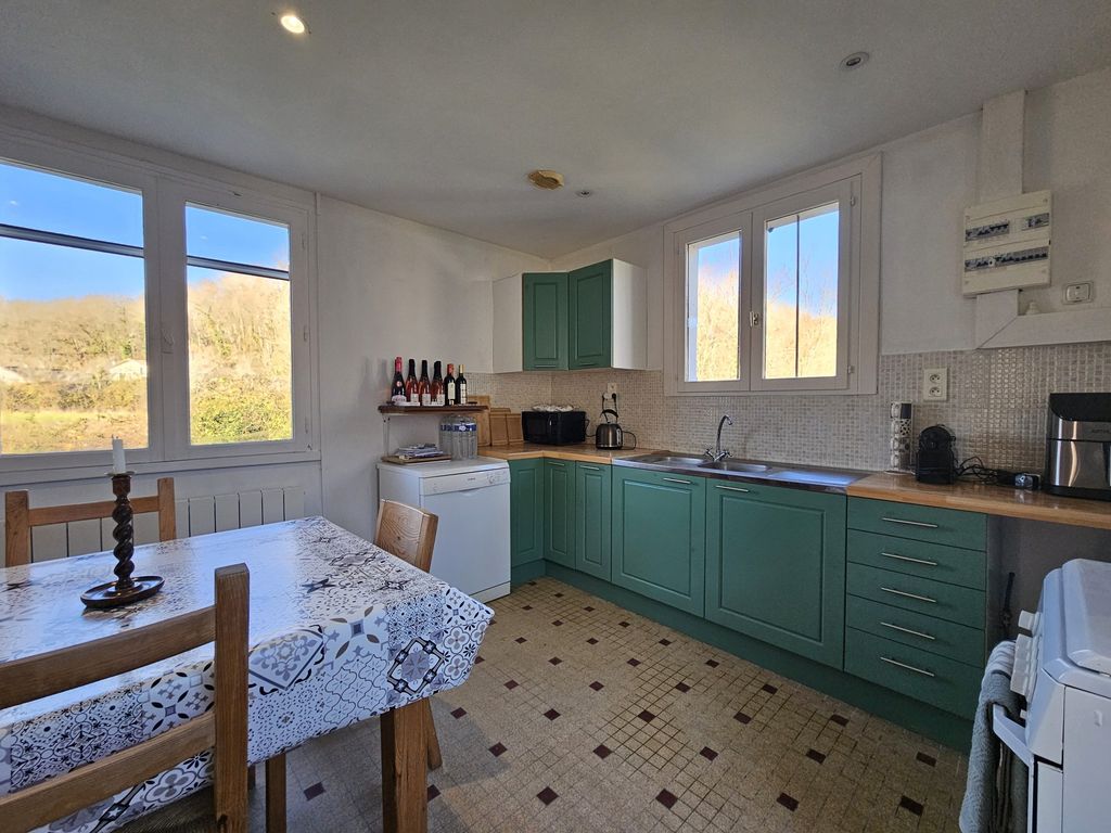 Property photo 2 of 24