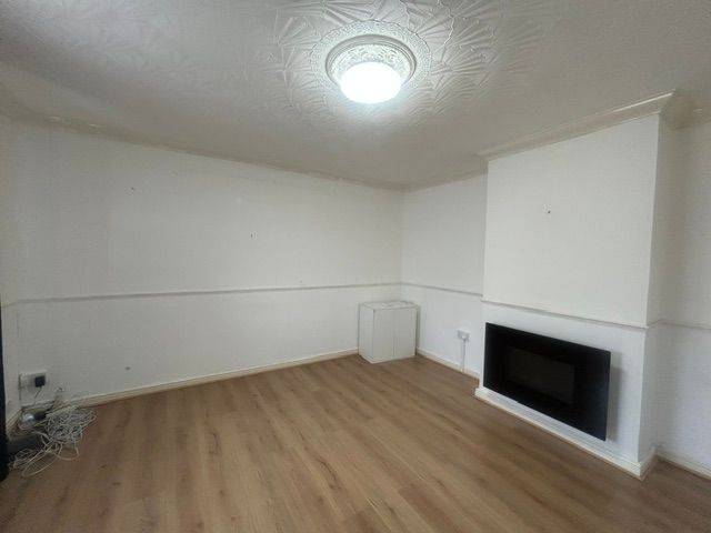 Property photo 3 of 31