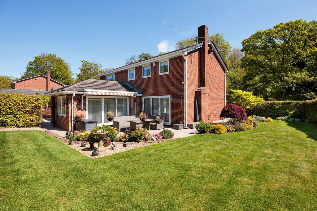 Property photo 1 of 32